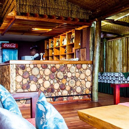 Queen Elizabeth Pvt Lodge Kichwamba Luaran gambar