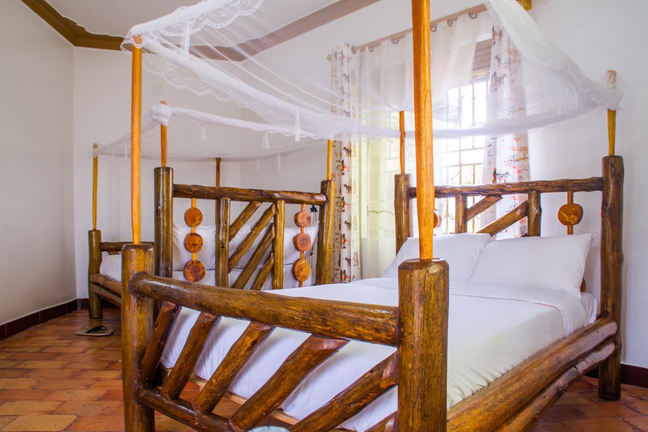 Queen Elizabeth Pvt Lodge Kichwamba Luaran gambar