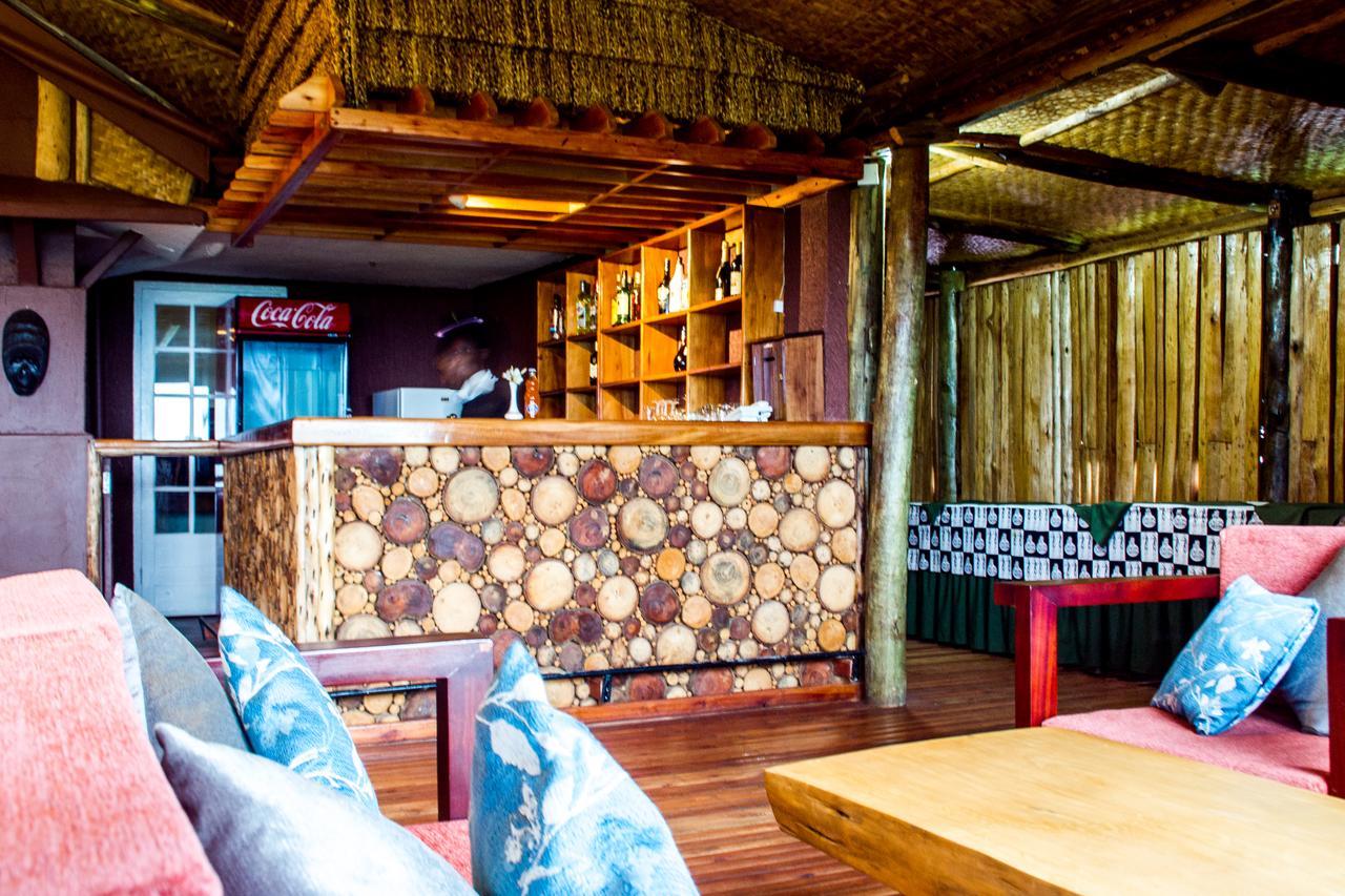 Queen Elizabeth Pvt Lodge Kichwamba Luaran gambar