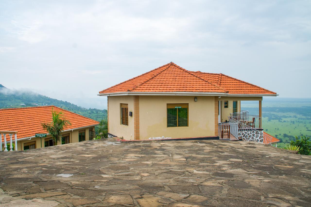 Queen Elizabeth Pvt Lodge Kichwamba Luaran gambar