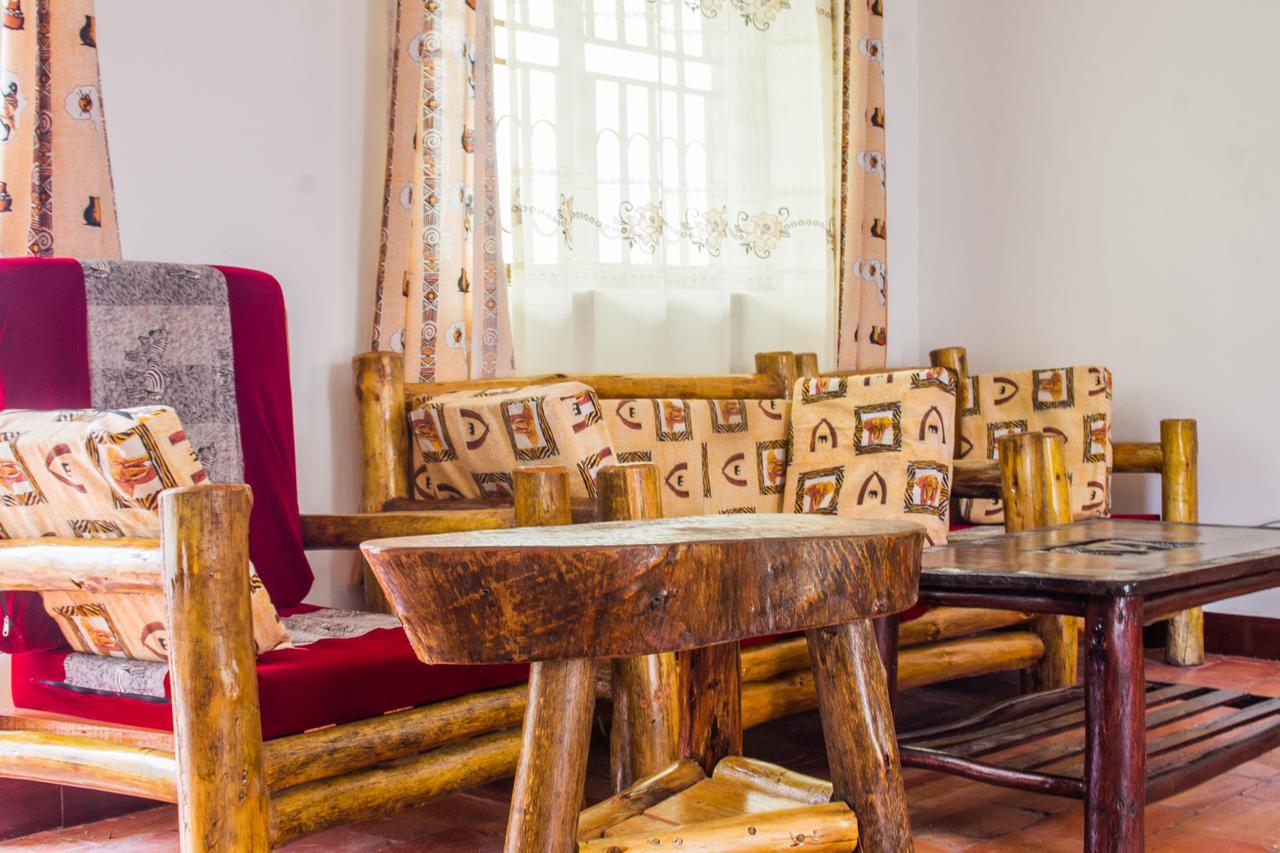 Queen Elizabeth Pvt Lodge Kichwamba Luaran gambar
