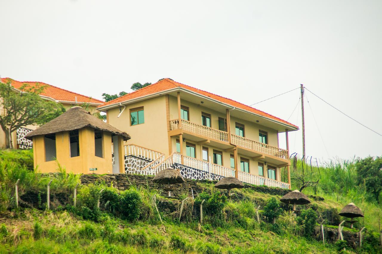Queen Elizabeth Pvt Lodge Kichwamba Luaran gambar