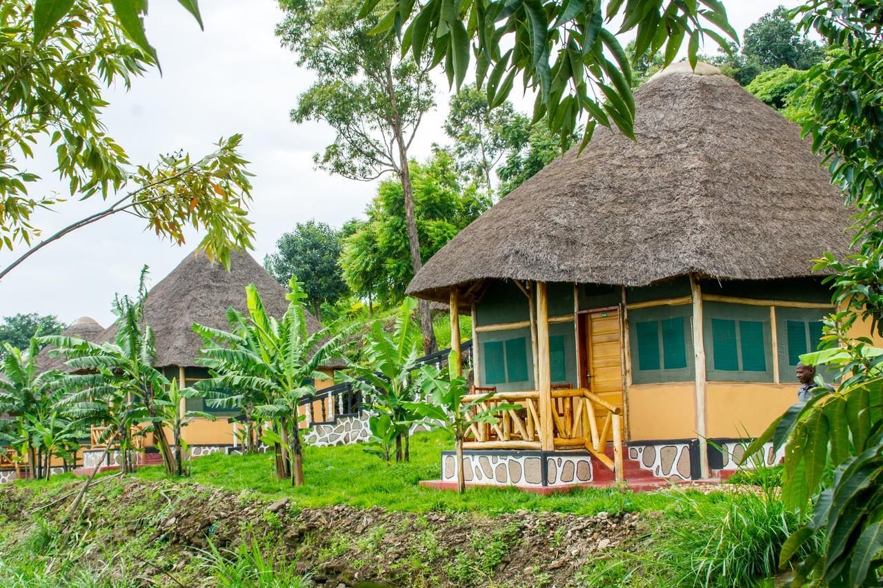Queen Elizabeth Pvt Lodge Kichwamba Luaran gambar