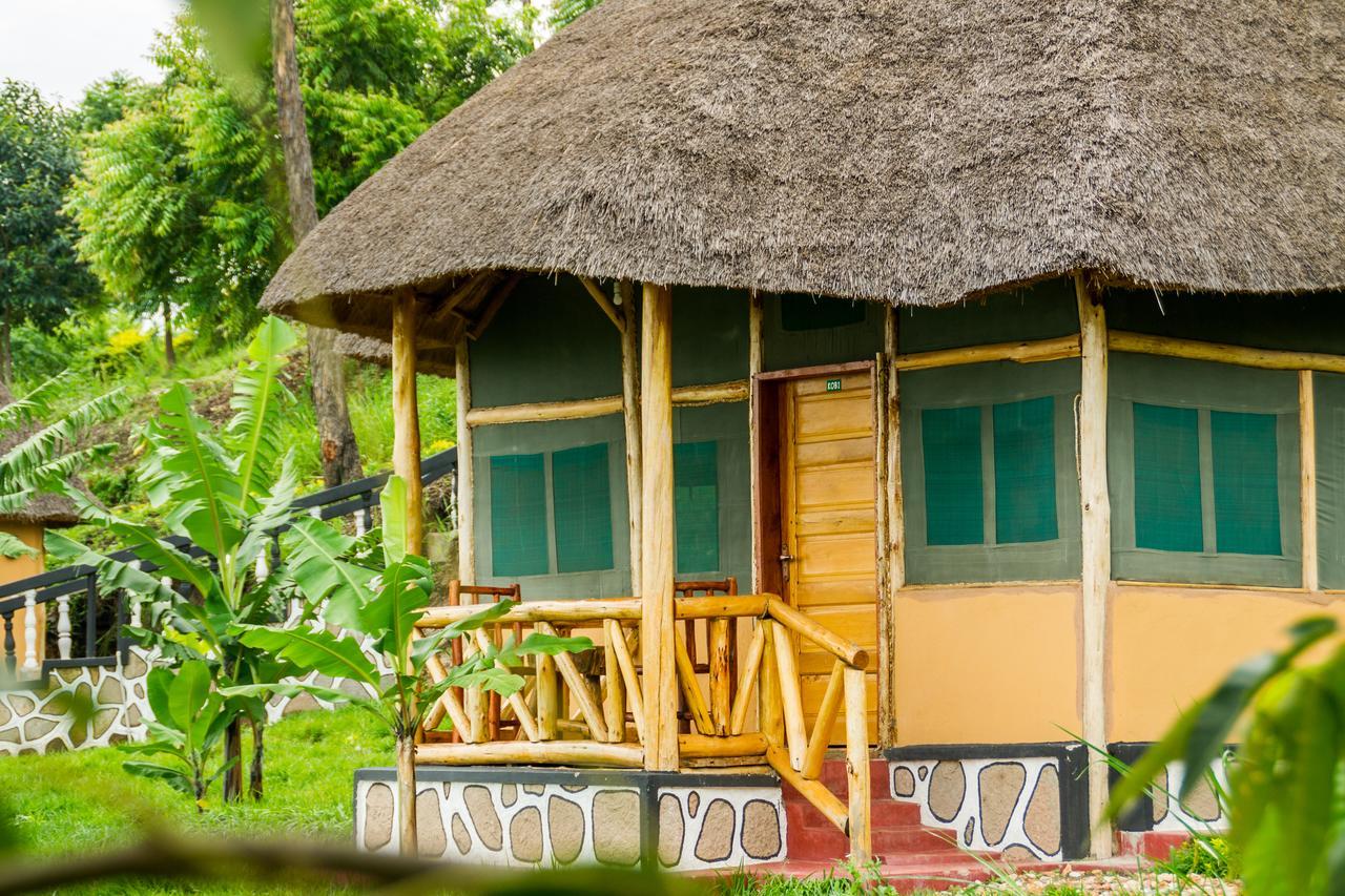Queen Elizabeth Pvt Lodge Kichwamba Luaran gambar
