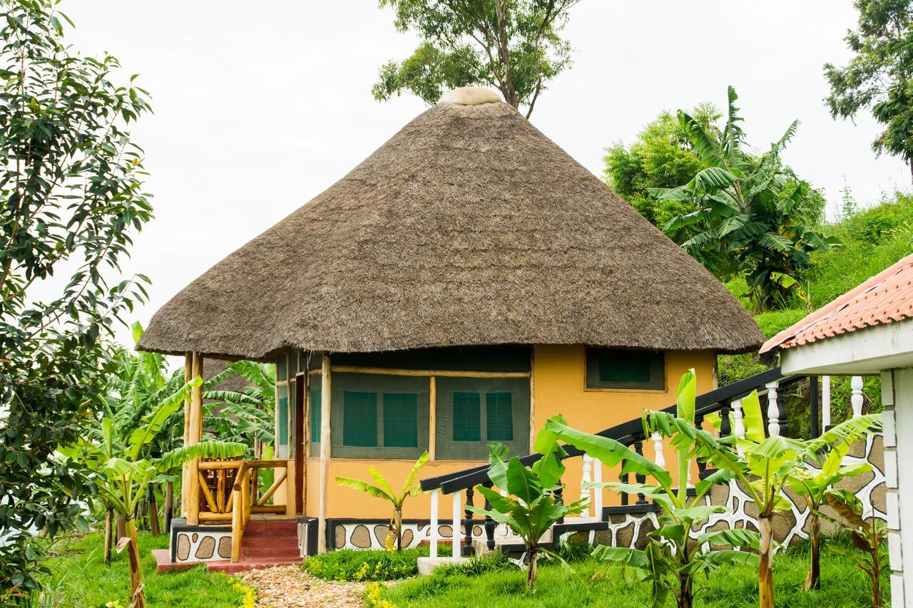 Queen Elizabeth Pvt Lodge Kichwamba Luaran gambar