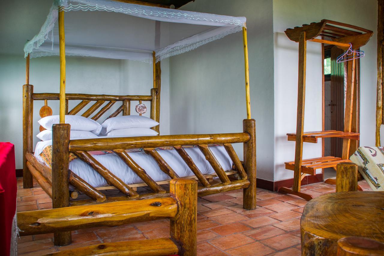 Queen Elizabeth Pvt Lodge Kichwamba Luaran gambar