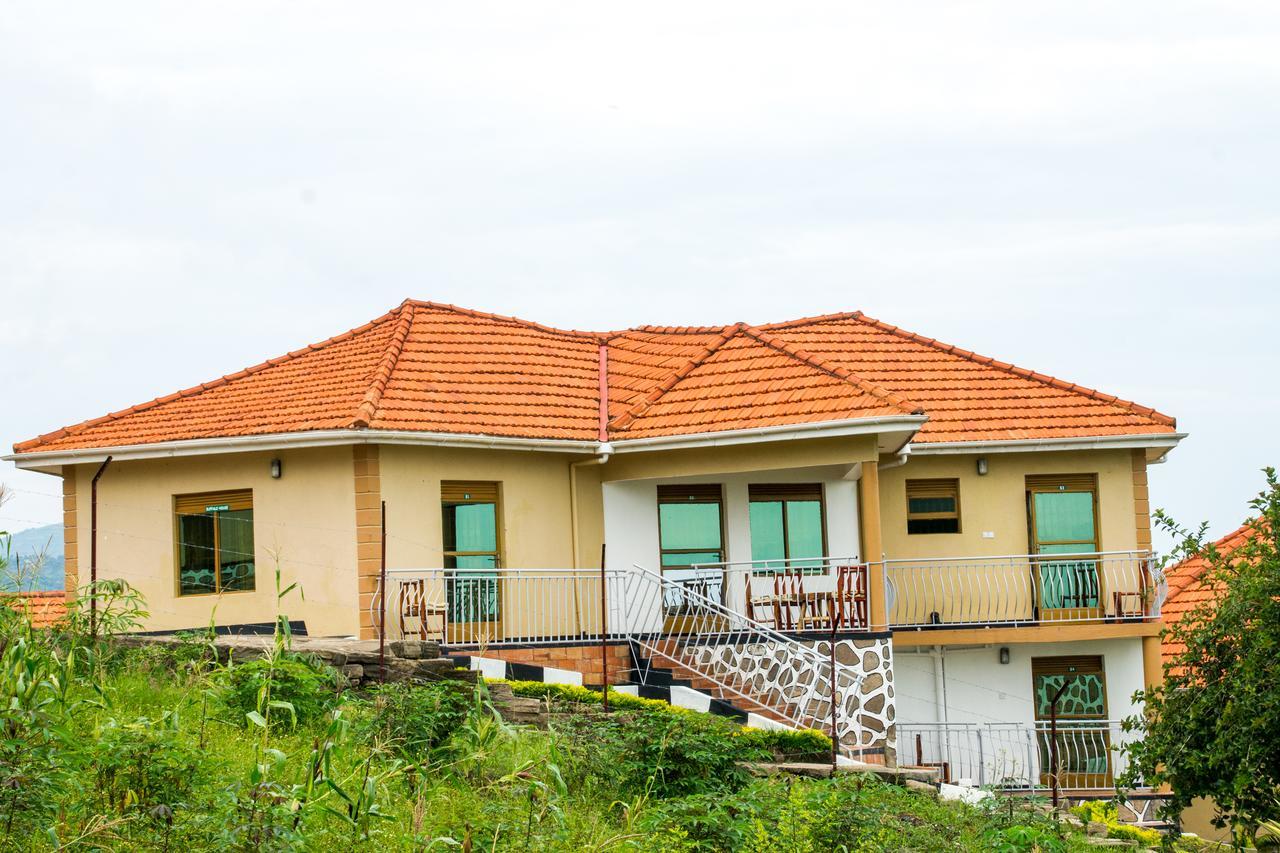 Queen Elizabeth Pvt Lodge Kichwamba Luaran gambar
