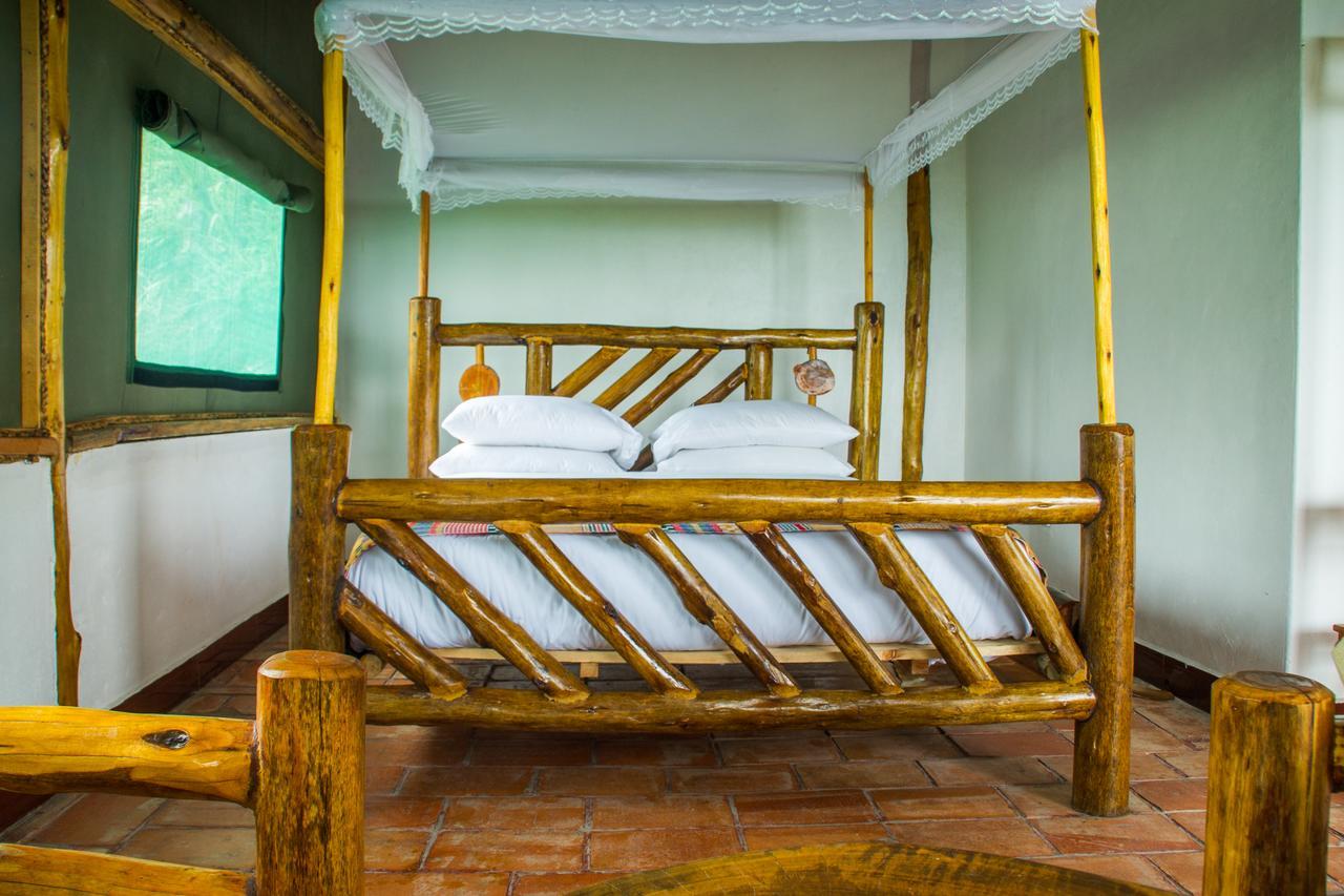 Queen Elizabeth Pvt Lodge Kichwamba Luaran gambar