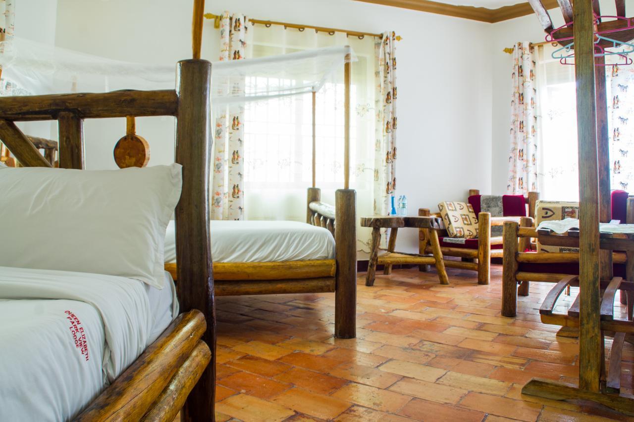Queen Elizabeth Pvt Lodge Kichwamba Luaran gambar